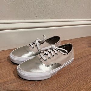 Womens tan/silver Van